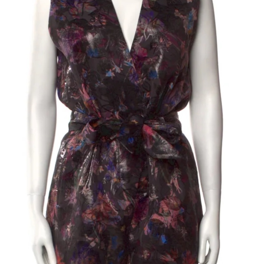 Iro
Floral Print Plunge Neckline Romper